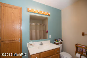 915 E Bridge St, Plainwell, MI 49080 photo 17