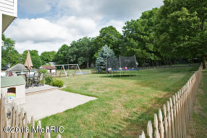 915 E Bridge St, Plainwell, MI 49080 photo 5