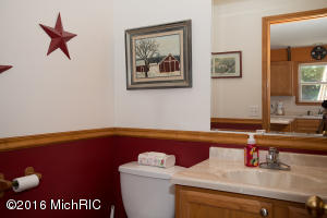 915 E Bridge St, Plainwell, MI 49080 photo 13
