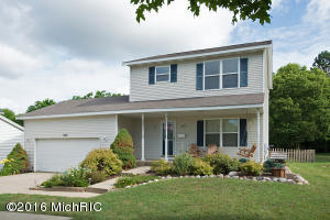 915 E Bridge St, Plainwell, MI 49080 photo 2