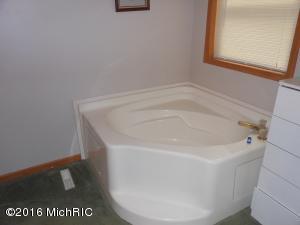 508 Clark St, Buchanan, MI 49107 photo 17