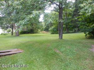 508 Clark St, Buchanan, MI 49107 photo 5