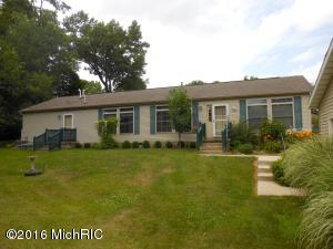 508 Clark St, Buchanan, MI 49107 photo 1