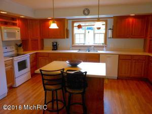 508 Clark St, Buchanan, MI 49107 photo 11