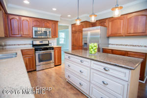 3077 Howlett Dr SE, Ada, MI 49301 photo 2