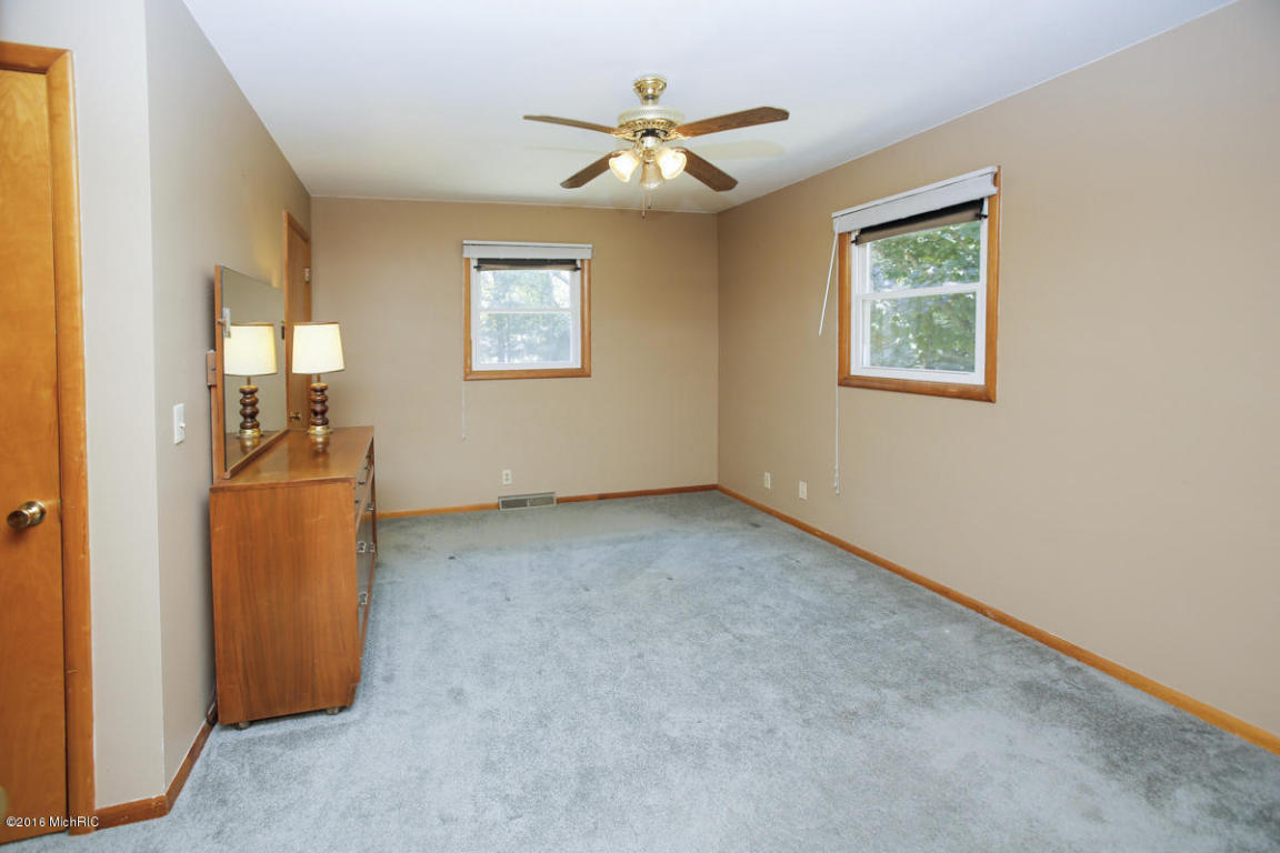 901 Bates Ave, Three Rivers, MI 49093 photo 11