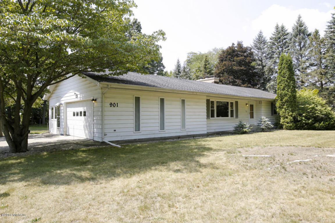 901 Bates Ave, Three Rivers, MI 49093 photo 1