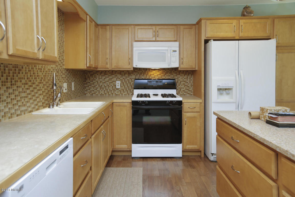 901 Bates Ave, Three Rivers, MI 49093 photo 8