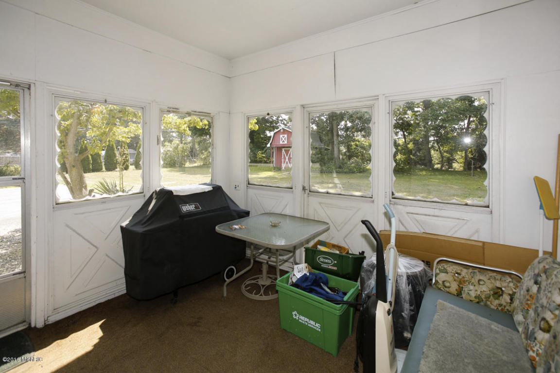 901 Bates Ave, Three Rivers, MI 49093 photo 3