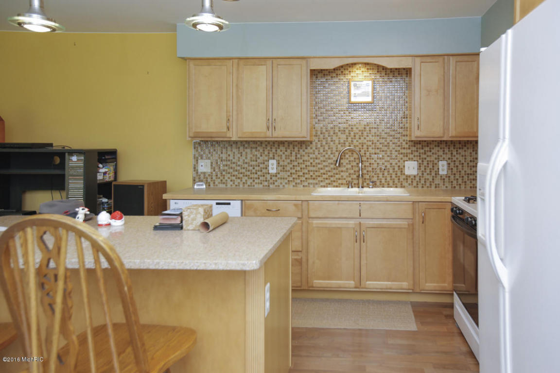 901 Bates Ave, Three Rivers, MI 49093 photo 7