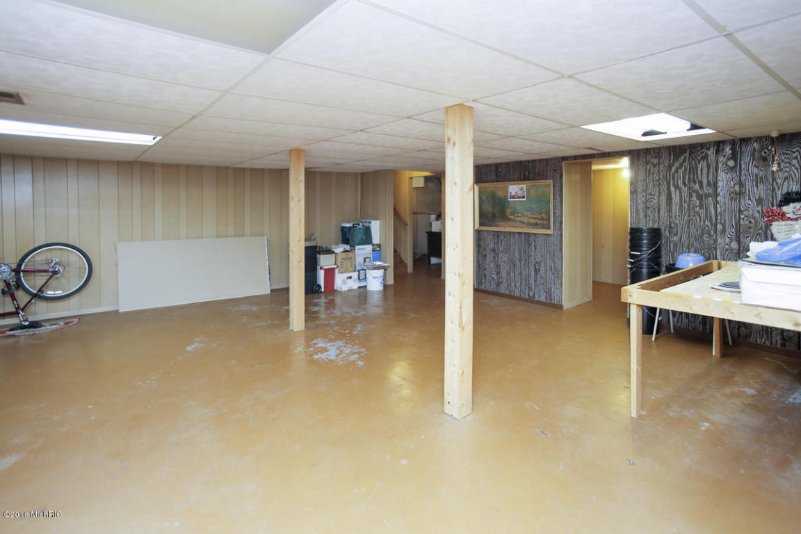 901 Bates Ave, Three Rivers, MI 49093 photo 18