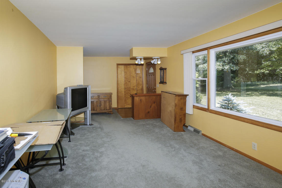 901 Bates Ave, Three Rivers, MI 49093 photo 5