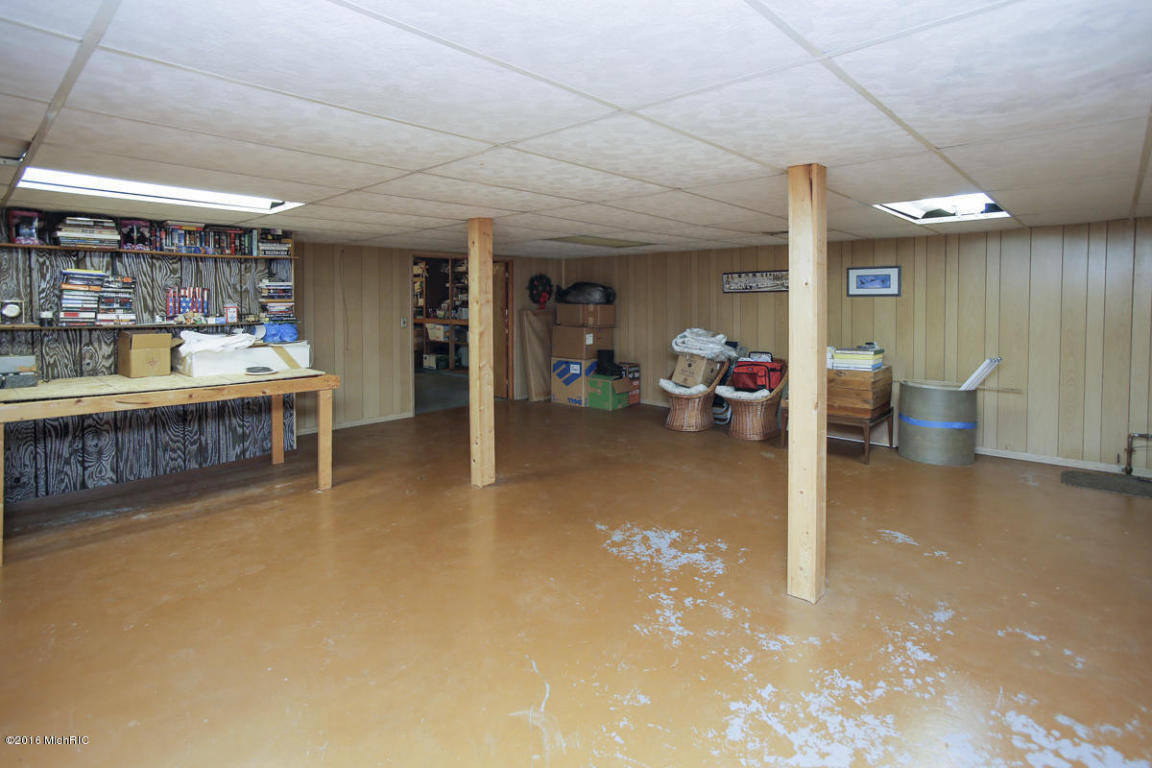 901 Bates Ave, Three Rivers, MI 49093 photo 17