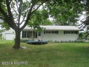 420 Smith St, Crystal, MI 48818 photo 1