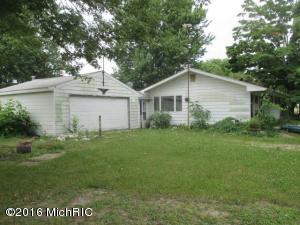 420 Smith St, Crystal, MI 48818 photo 2