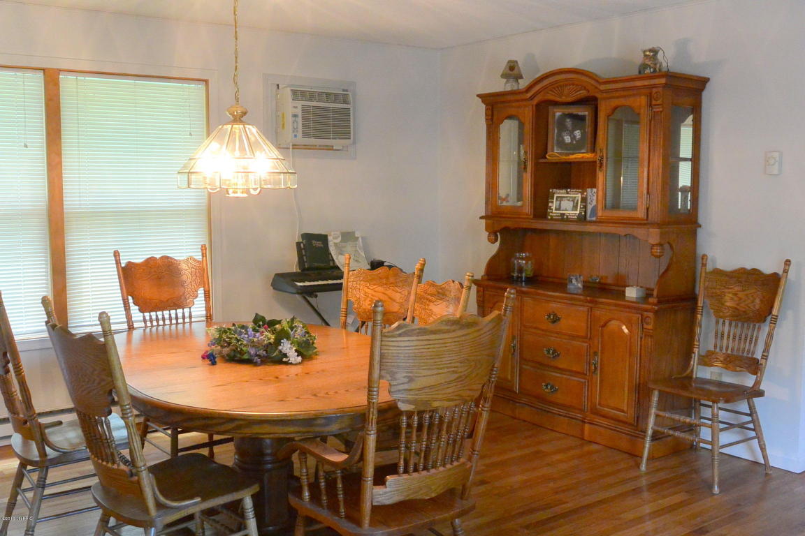 14652 N Main St, Buchanan, MI 49107 photo 17