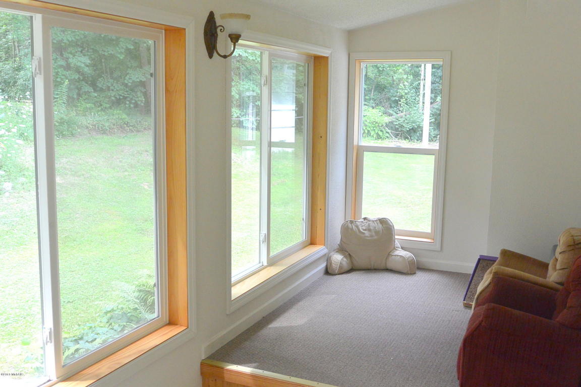 14652 N Main St, Buchanan, MI 49107 photo 11