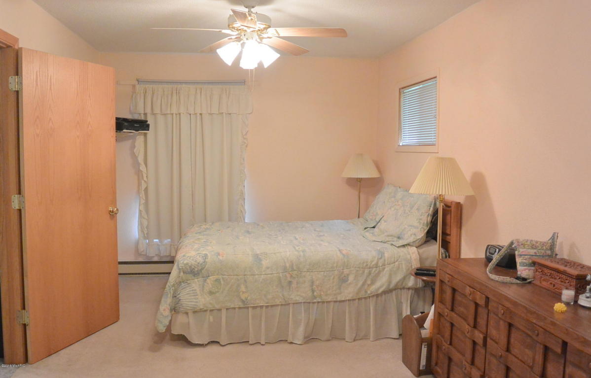 14652 N Main St, Buchanan, MI 49107 photo 20