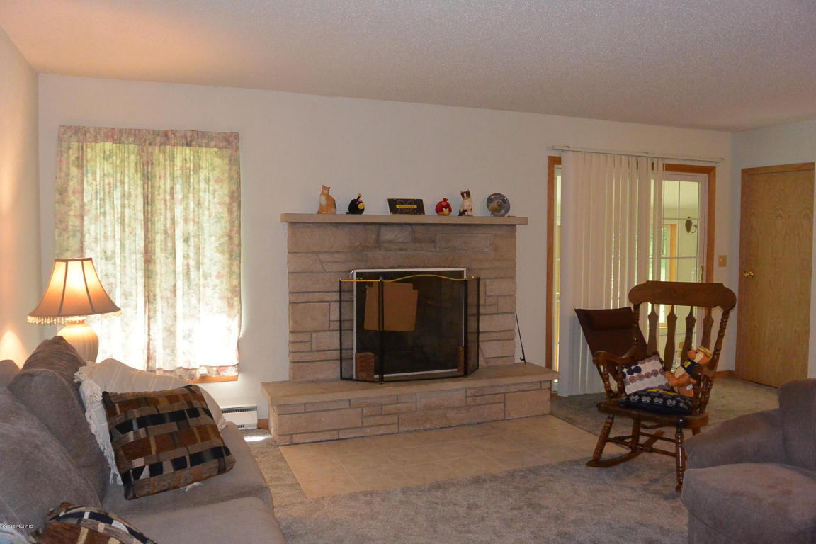 14652 N Main St, Buchanan, MI 49107 photo 7