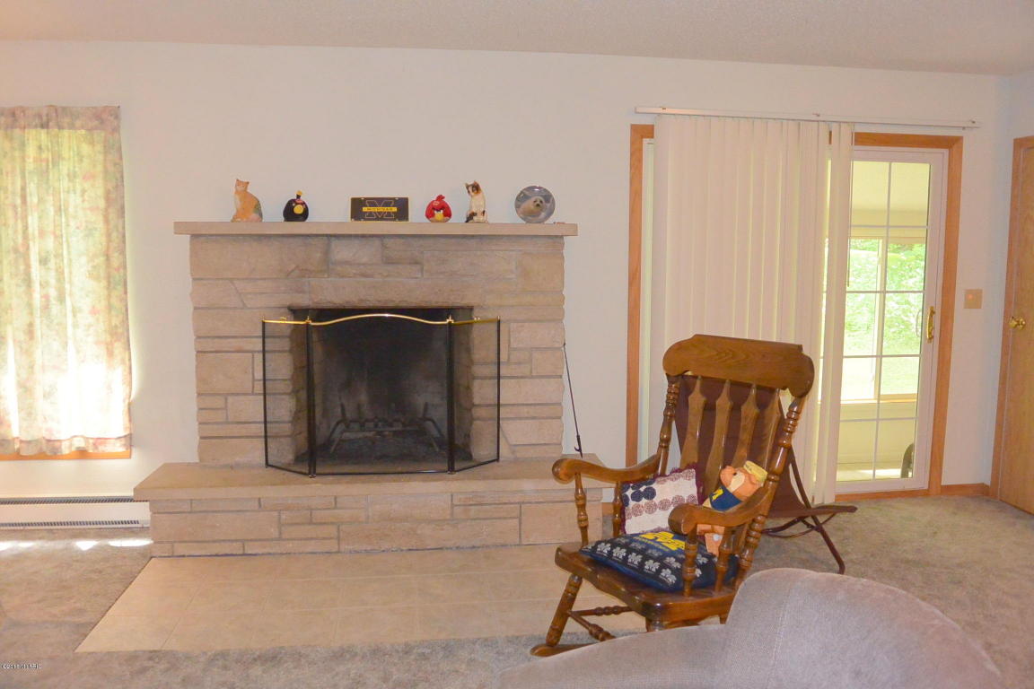 14652 N Main St, Buchanan, MI 49107 photo 5