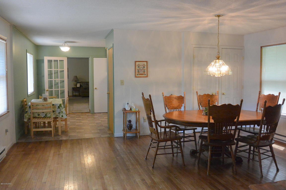 14652 N Main St, Buchanan, MI 49107 photo 16