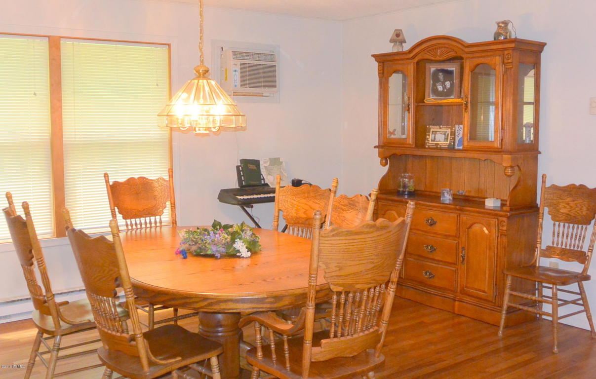 14652 N Main St, Buchanan, MI 49107 photo 18