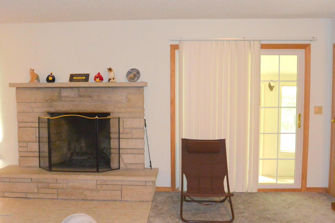 14652 N Main St, Buchanan, MI 49107 photo 6