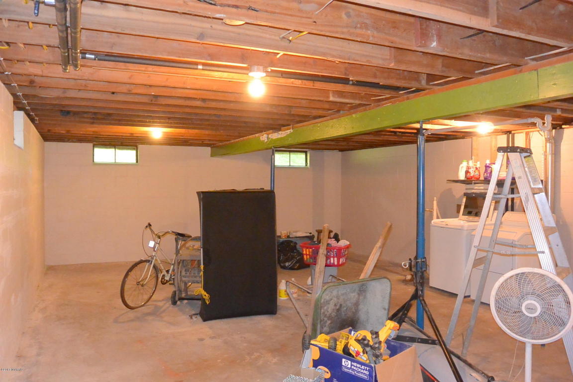 14652 N Main St, Buchanan, MI 49107 photo 27