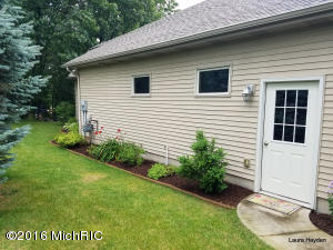 1370 6th St, Belding, MI 48809 photo 5