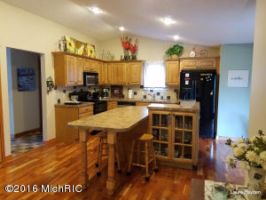 1370 6th St, Belding, MI 48809 photo 17