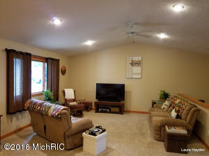 1370 6th St, Belding, MI 48809 photo 10