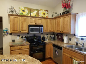 1370 6th St, Belding, MI 48809 photo 14