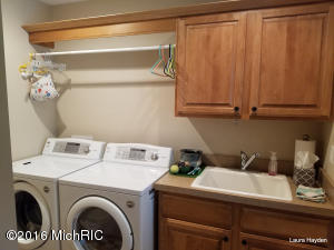 1370 6th St, Belding, MI 48809 photo 12