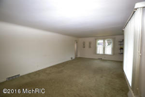 91 Ecklund Ave, Sparta, MI 49345 photo 10