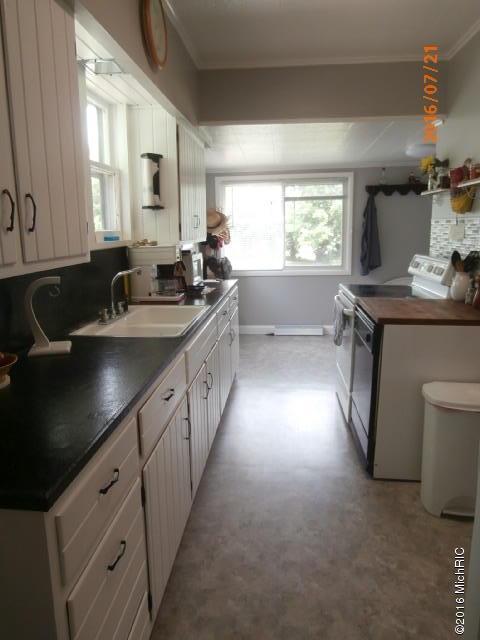 402 W Silver St, Reading, MI 49274 photo 10