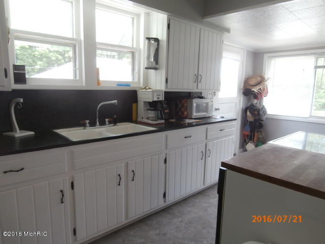 402 W Silver St, Reading, MI 49274 photo 11