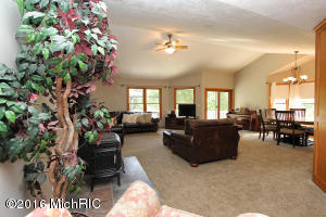 3555 Maple Leaf Ln, Hamilton, MI 49419 photo 4