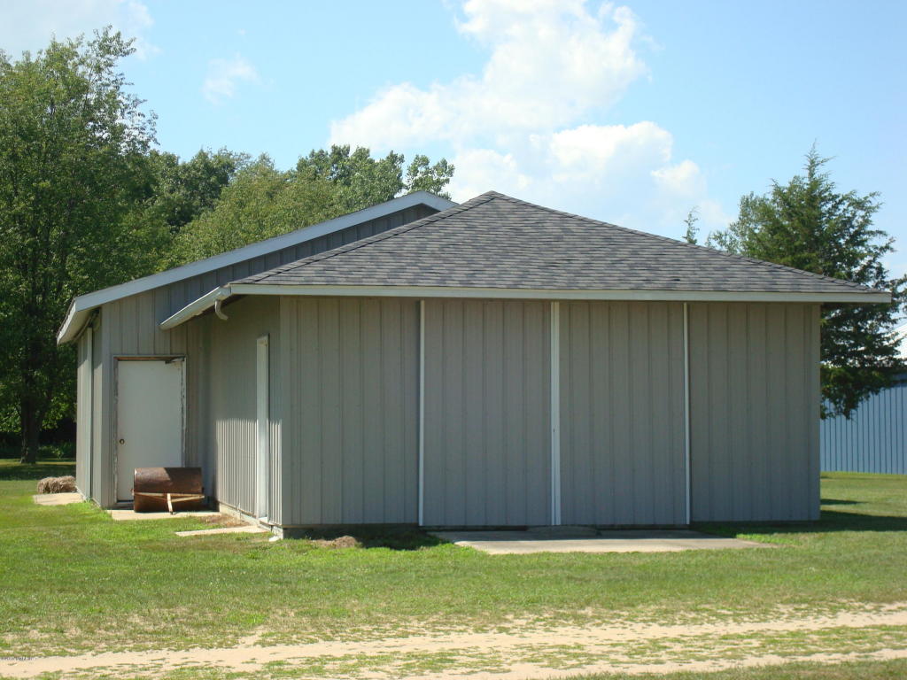 12090 Maple St, Montgomery, MI 49255 photo 3