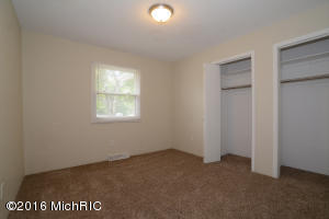 1680 Springbrook Dr, Jenison, MI 49428 photo 9
