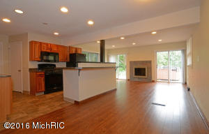 1680 Springbrook Dr, Jenison, MI 49428 photo 4