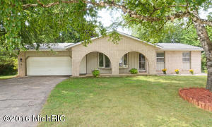 1680 Springbrook Dr, Jenison, MI 49428 photo 1