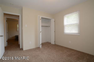 1680 Springbrook Dr, Jenison, MI 49428 photo 10