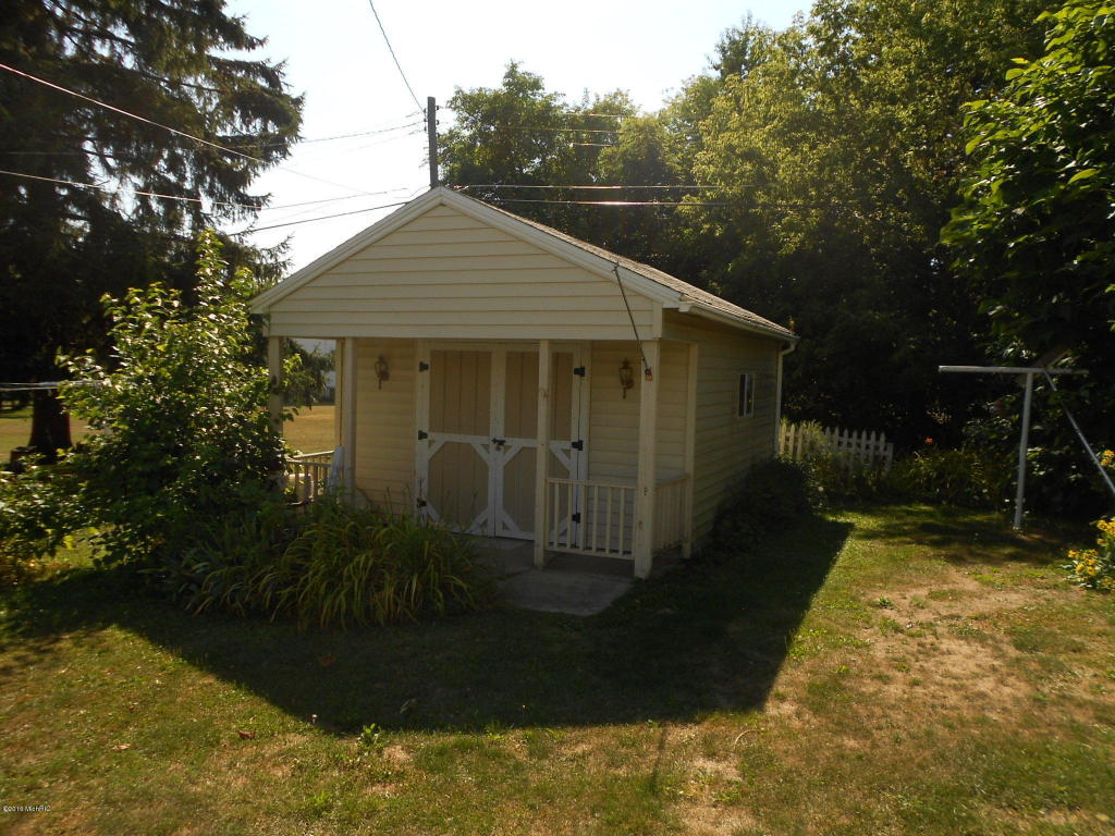 95 S Main St, Custer, MI 49405 photo 5