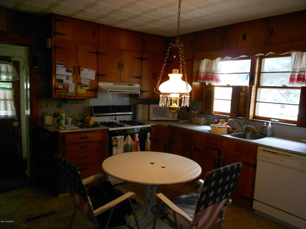 95 S Main St, Custer, MI 49405 photo 6