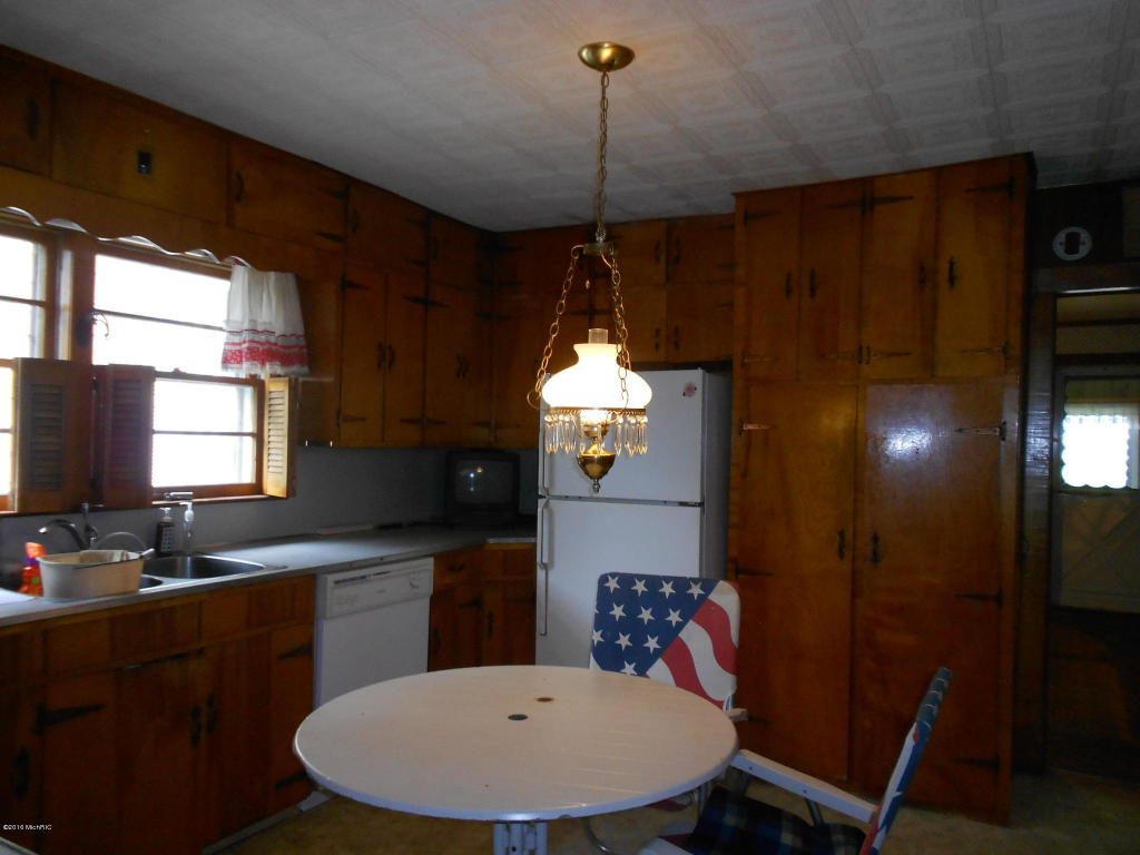 95 S Main St, Custer, MI 49405 photo 7