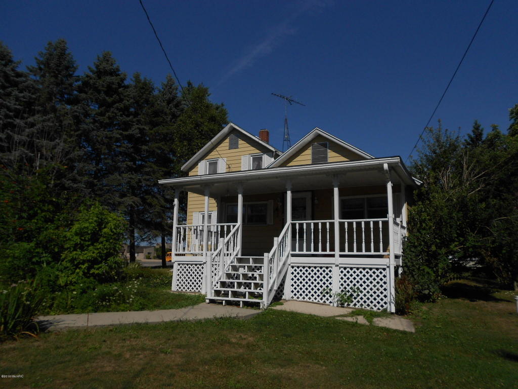 95 S Main St, Custer, MI 49405 photo 2