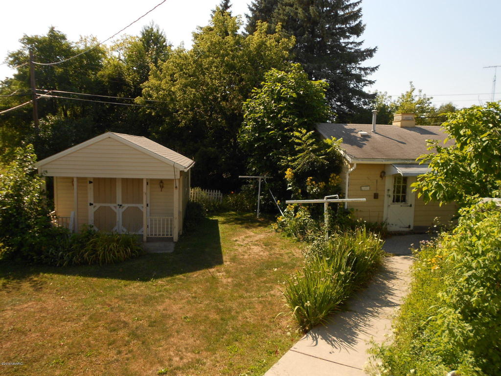 95 S Main St, Custer, MI 49405 photo 4