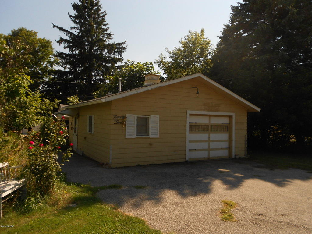 95 S Main St, Custer, MI 49405 photo 3