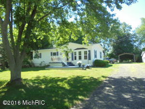 425 Garden, Muir, MI 48860 photo 3