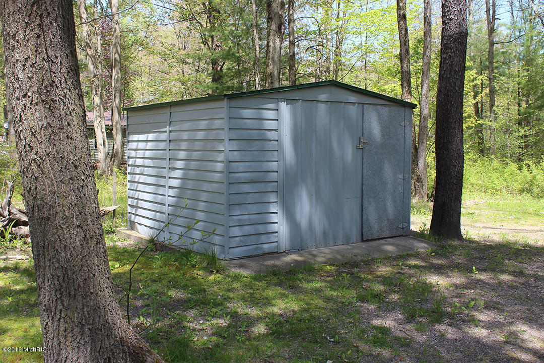 2862 N 5th St, White Cloud, MI 49349 photo 9